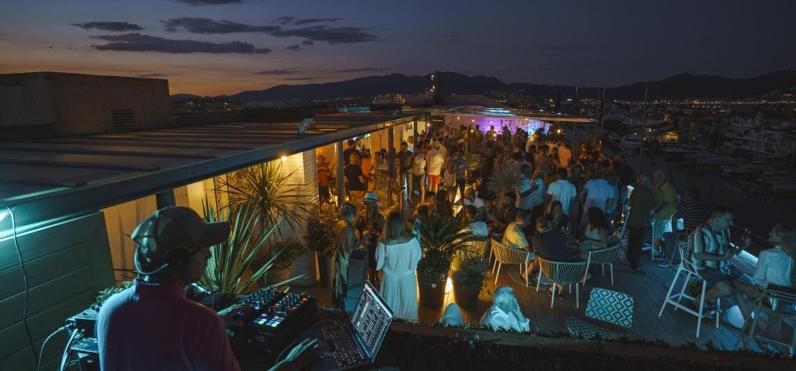 Sol 8-Studio In The Beach & Downton Empuriabrava Exteriör bild